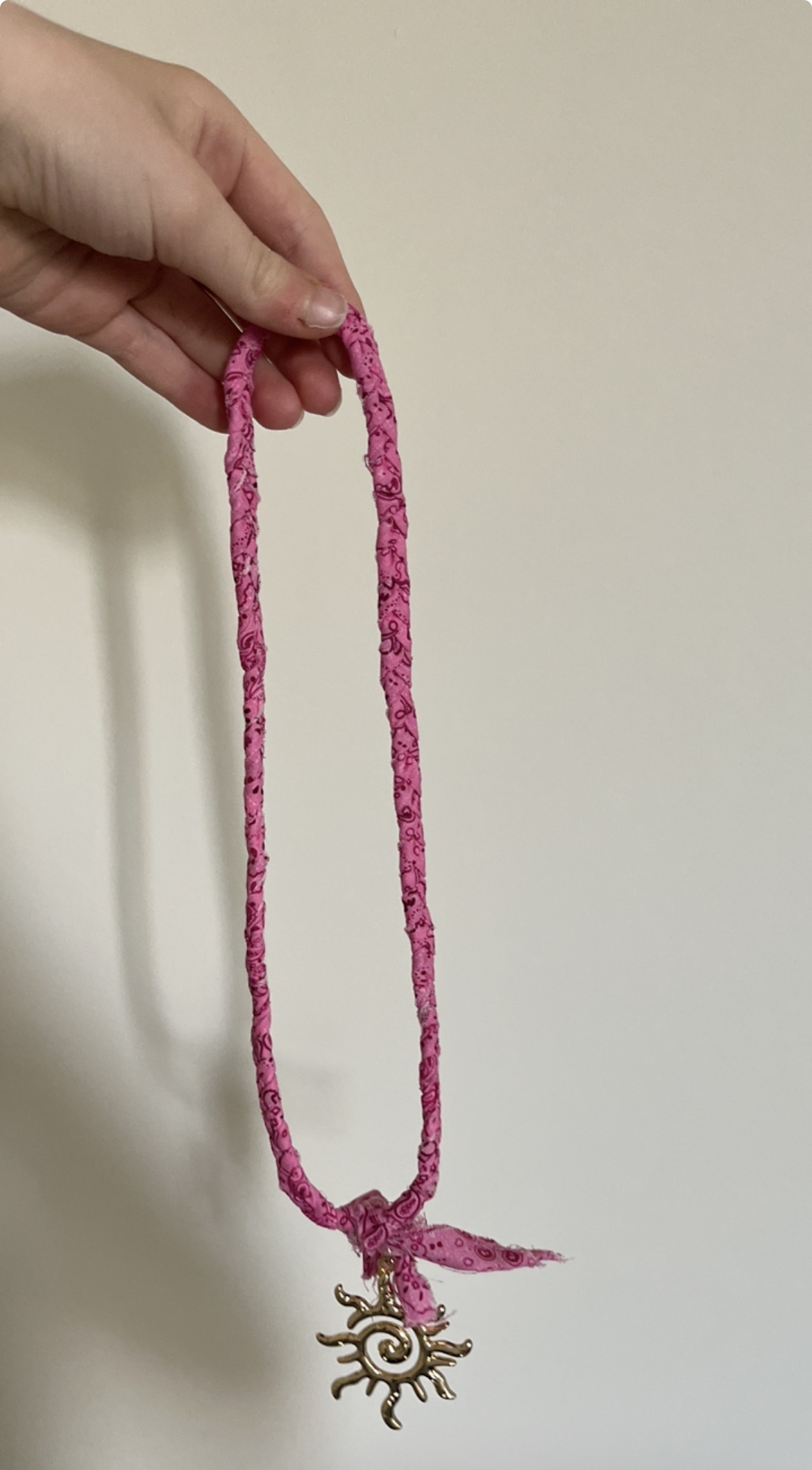 Bandana ketting met zon bedel🌞 photo 2